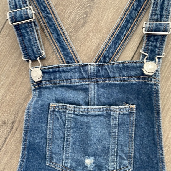 H&M short jean overalls.  Childs 12 - Picture 5 of 8